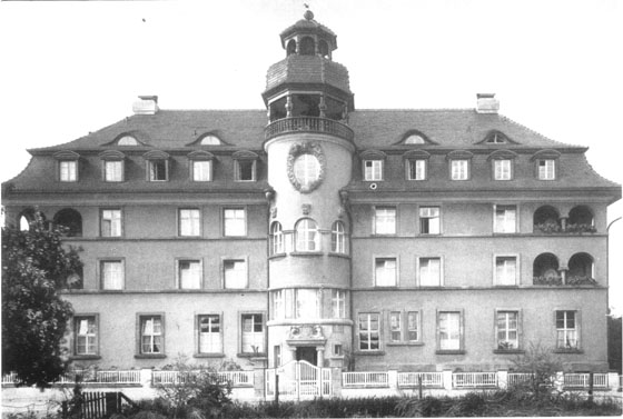 Fotografie: Schwesternhaus des Vereins für jüdische Krankenpflegerinnen zu Frankfurt am Main, Frontansicht, Bornheimer Landwehr 85, Frankfurt a.M.