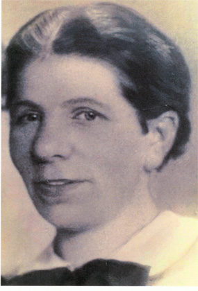 Fotografie: Amalie Stutzmann, Krankenschwester, undatiert (um 1938) 