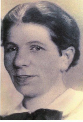 Fotografie: Amalie Stutzmann, Krankenschwester, undatiert (um 1938)