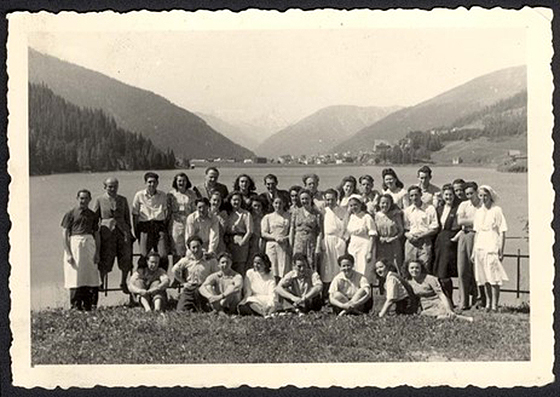 Fotografie: Davos, Switzerland, Medical staff of the "Ram Yaar" - "Hohwald" ("High Forest") sanatorium for "Chalutzim".